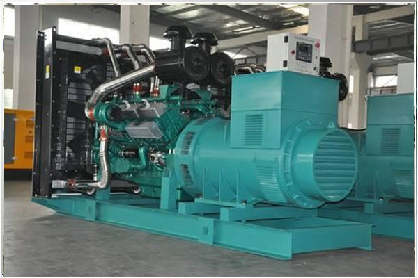 ?？诳得魉拱l(fā)電機組最大功率1200KW今日出廠